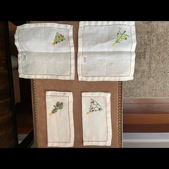 (NWT) Set of Four 100% Linen Handmade Christmas Napkins from Haiti Each Unique - Picture 2 of 10
